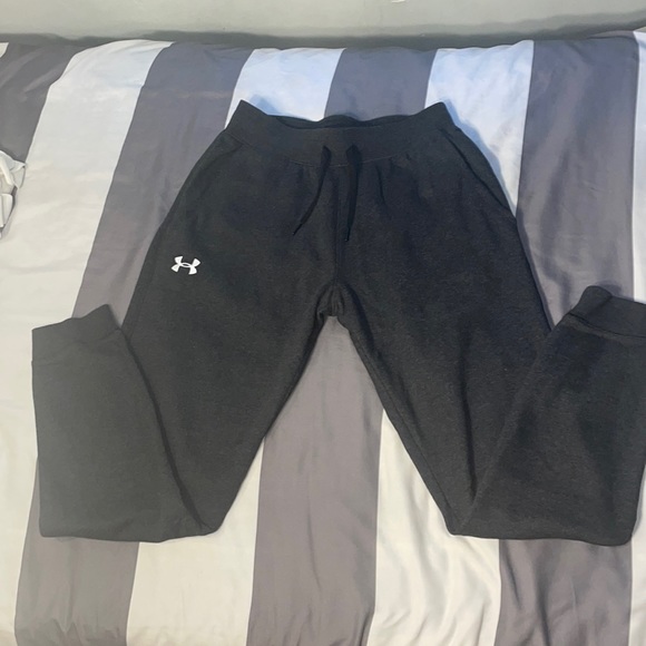 🦾 Medium Mens Dark Gray Under Armour Adjustable Drawstring Joggers with Pockets - Picture 2 of 11